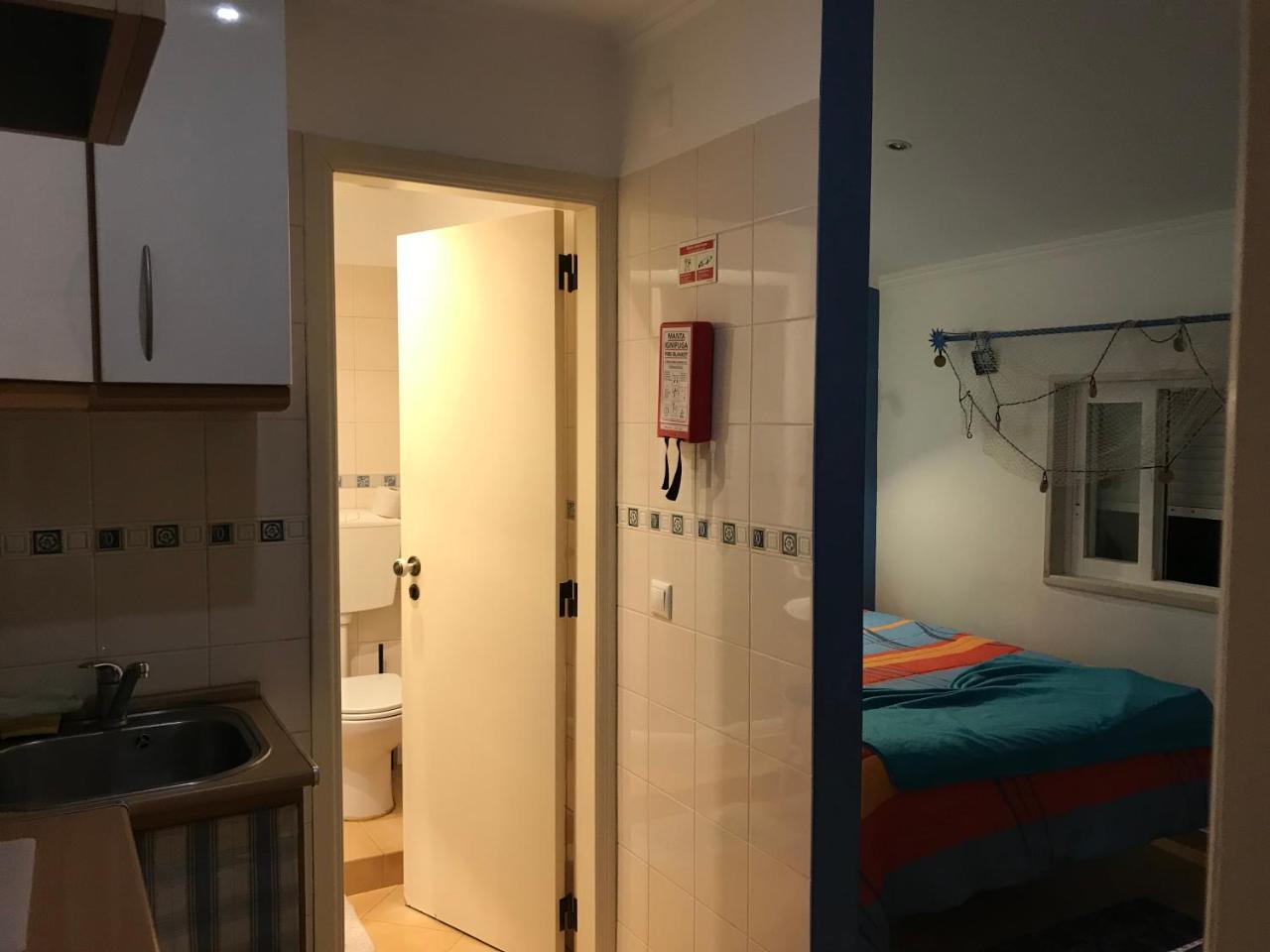 Hospedaria Bernardo Ericeira Bagian luar foto